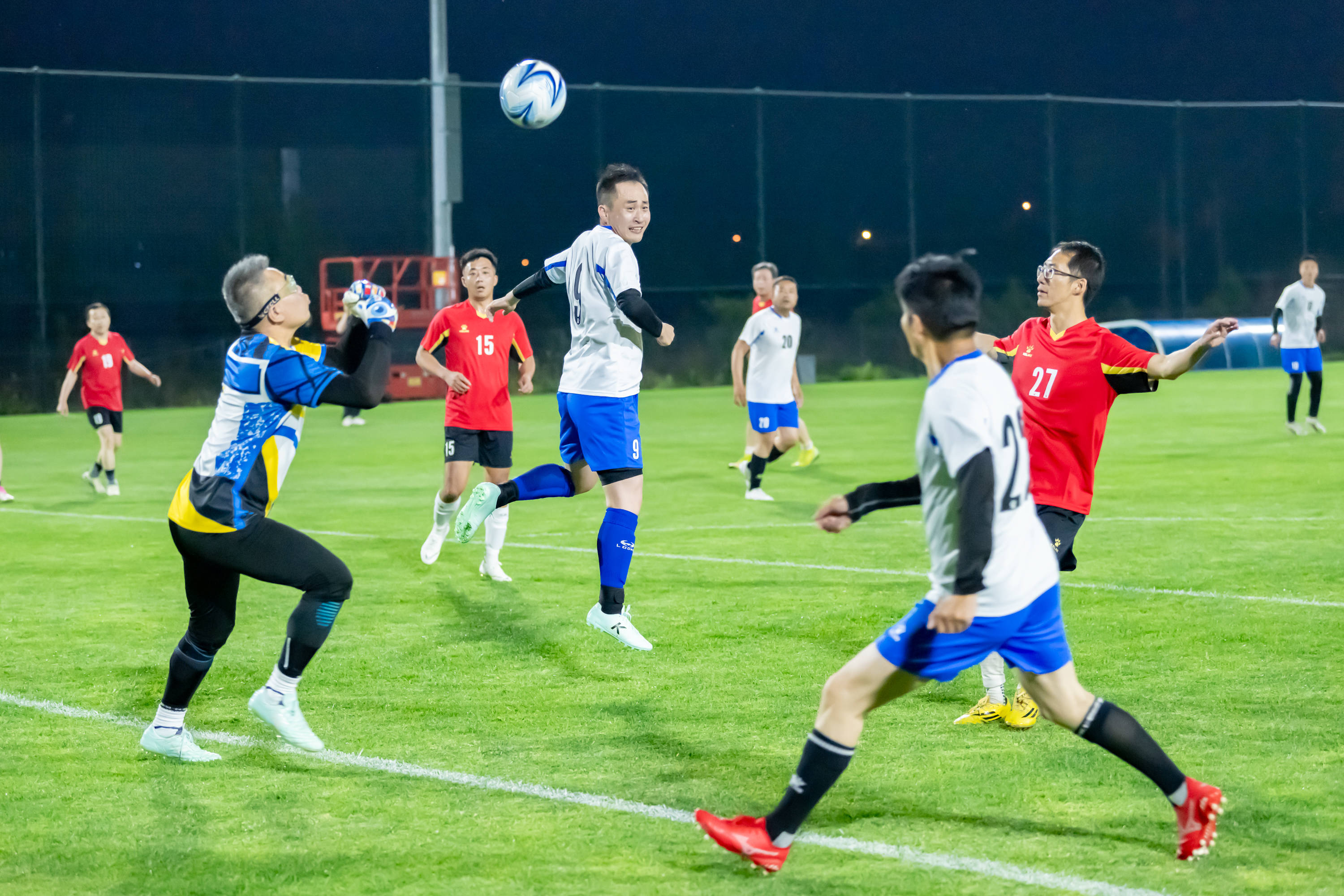 同时在抢下 同时在抢下