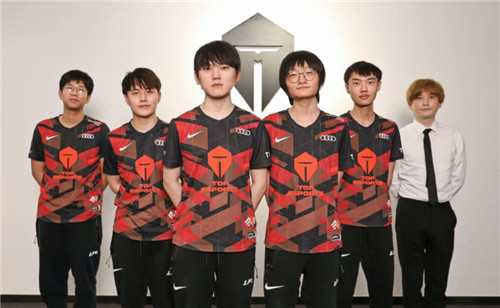 北大中文男足0-12輸球卻意外走紅 門將撲出30球.